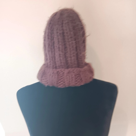 Brown chunky knit hat 👒 - Picture 2 of 5
